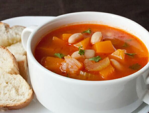 Суп з салеры - сытна страва ў рацыёне правільнага харчавання для пахудання
